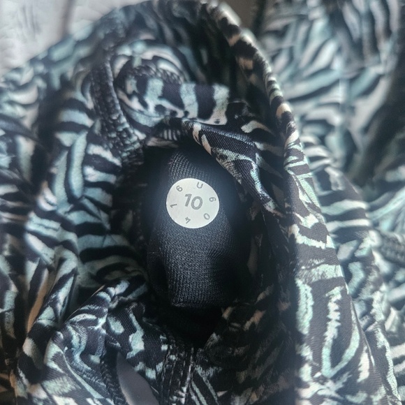 Lululemon Wunder Under Pant (Hi-Rise) (Dazzle Nulux) Size 10 - Picture 8 of 8